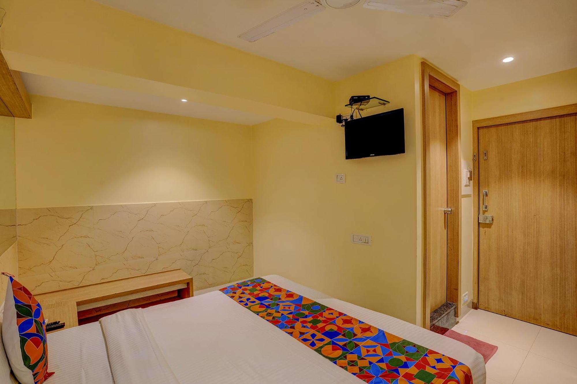 Fabhotel Starwood Residency - Behind Bmw Car Showroom Navi Mumbai Exterior foto
